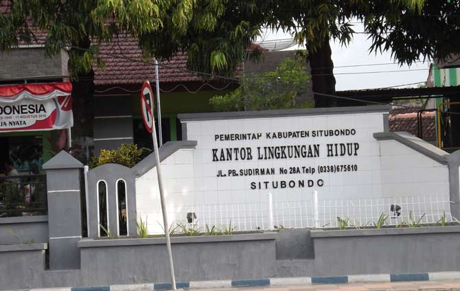 Kantor Lingkungan Hidup Kabupaten Situbondo. foto: BANGSAONLINE