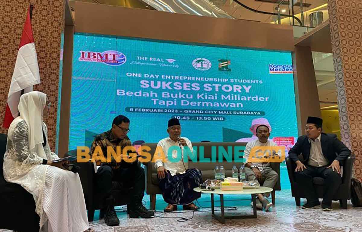Para narasumber, dari kiri ke kanan: Dr Wawan H Purwanto, Prof Dr KH Asep Saifuddin Chalim, MA, M Ms