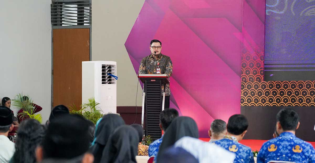 Bupati Kediri saat memberi arahan kepada kepala OPD dan jajarannya. Foto: Ist