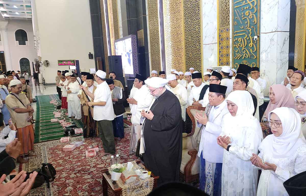 Syekh Afeefuddin di Maulid Akbar MAS, Khofifah: Upaya Unduh Berkah Allah dan Syafaat Rasulullah SAW