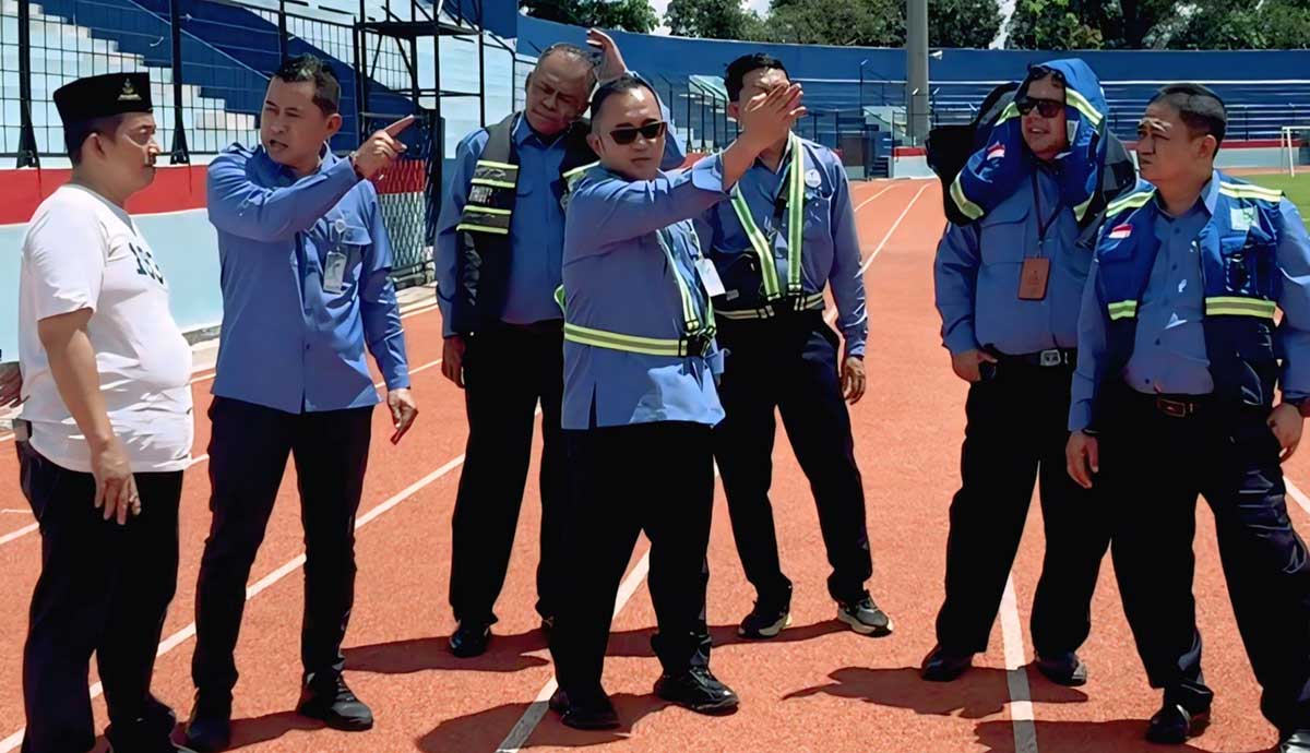 Persiapan Mujahadah Kubro 1 Abad NU yang dilakukan petugas Perumda Tugu Tirta Malang.