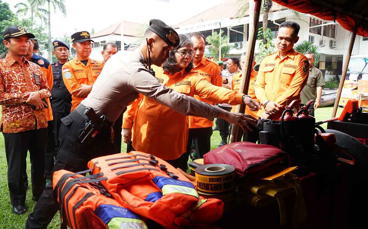 Pj Wali Kota Kediri Pimpin Apel Gladi Kesiapsiagaan Menghadapi Ancaman Bencana