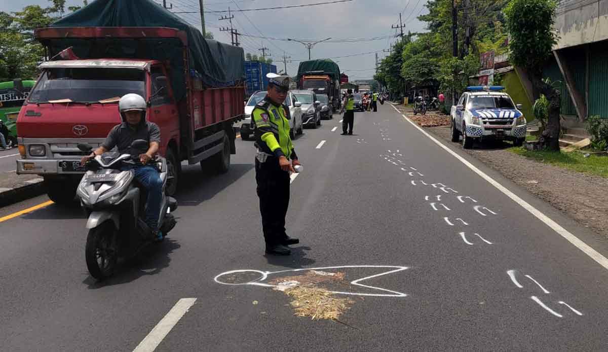 Pemotor Dari Sidoarjo Tewas Terlindas Usai Senggol Bus | BANGSAONLINE ...