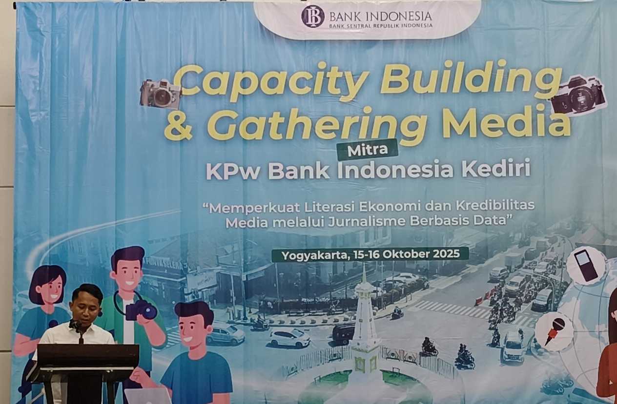 Chandra Sulistyo Rahardjo, Analis Fungsi Pelaksanaan Pengembangan UMKM, KI, dan Syariah saat membuka acara di Novotel Suites Yogyakarta. Foto: Muji Harjita/BANGSAONLINE