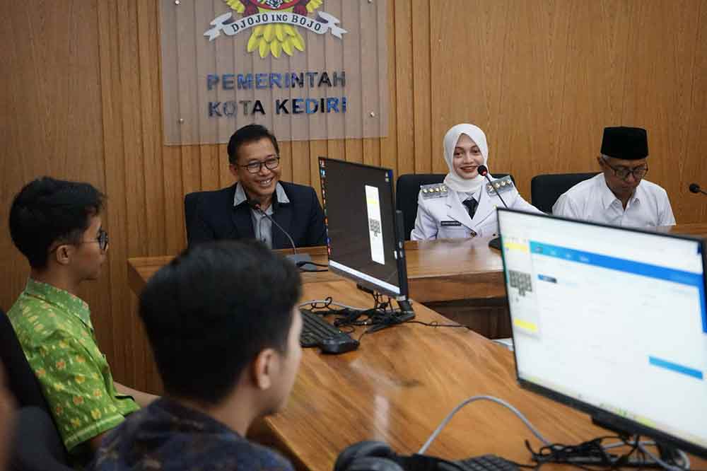 Pra-launching Call Center Lapor Mbak Wali 112, Wali Kota Kediri Berikan Simulasi Layanan Darurat