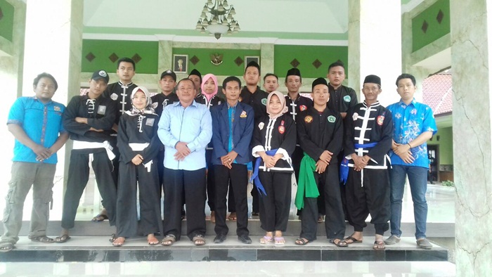 Satgas gabungan dari beberapa organisasi silat saat foto bersama.