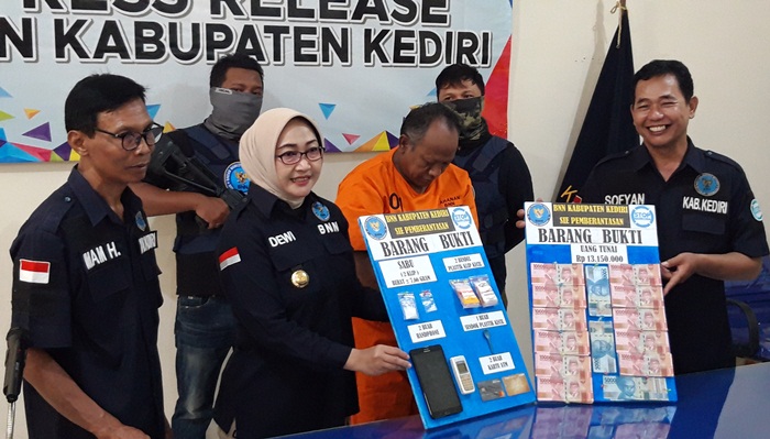Sasar Anak dan IRT, BNN Kediri Ringkus Residivis Pengedar Sabu Antar Kota
