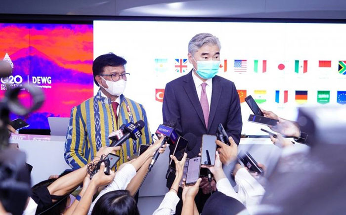Menkominfo, Johnny G Plate, saat menerima kunjungan kehormatan Duta Besar Amerika Serikat untuk Indonesia, Sung Y Kim.