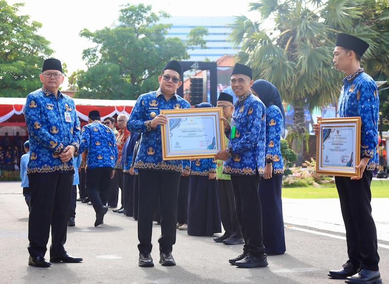 Upacara HUT KORPRI Ke-53, Pj. Gubernur Jatim: Motor Penggerak Pelayanan Publik Berkualitas