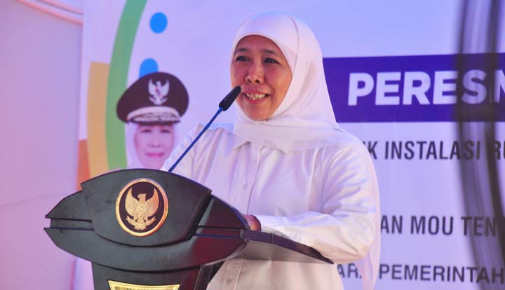 Gubernur Khofifah ketika memberi sambutan sebelum penandatanganan MoU. foto: ekky nurhadi/BANGSAONLINE.com
