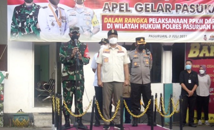 Gus Ipul saat memimpin apel gelar pasukan.