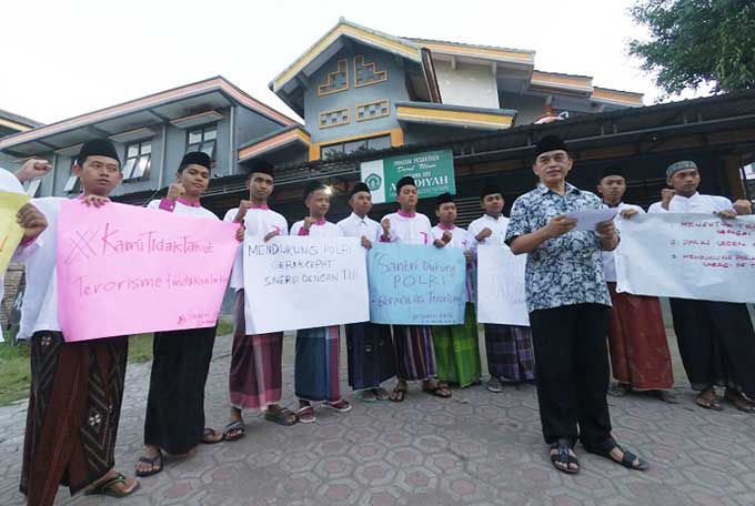 Santri Jombang Desak DPR Sahkan UU Antiterorisme