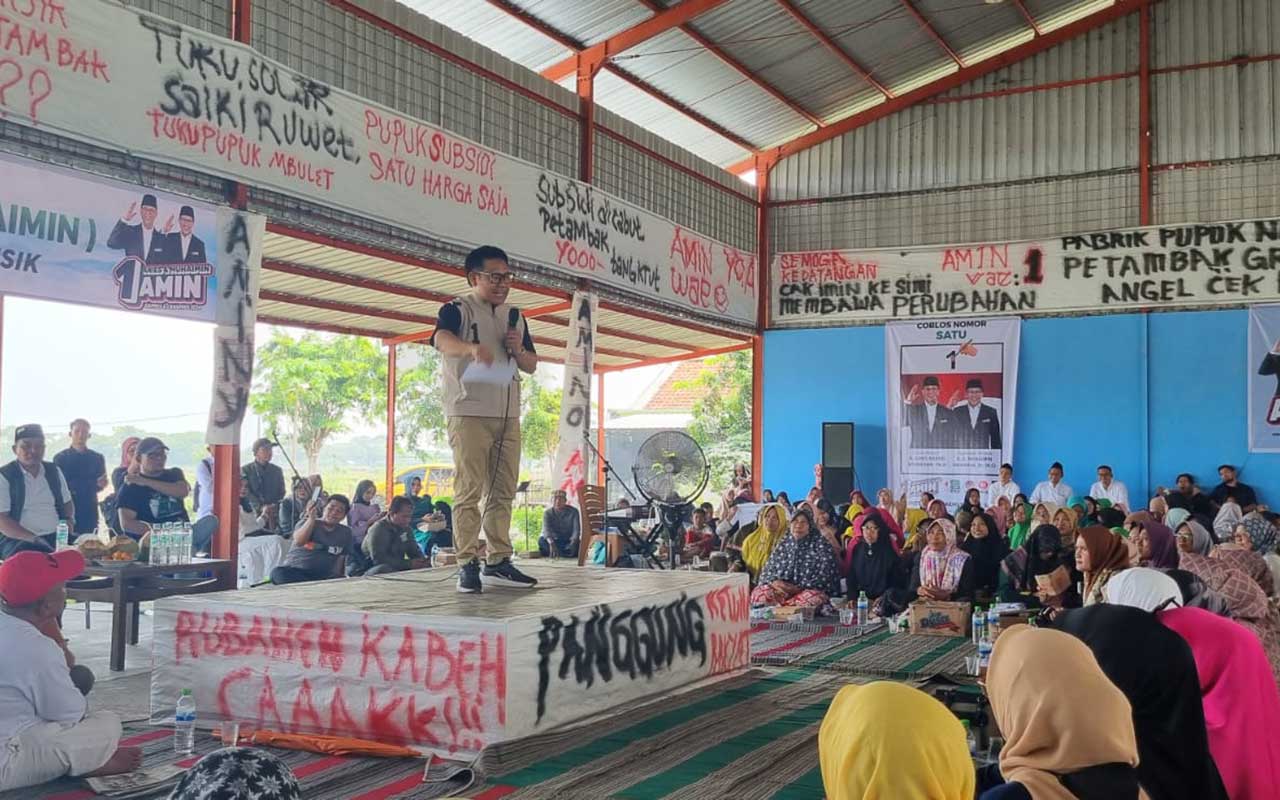 Cawapres No.1, A.Muhaimin Iskandar saat menyapa petani dan petambak di Desa  Tanggulrejo, Kecamatan Manyar. Foto: SYUHUD/BANGSAONLINE.com