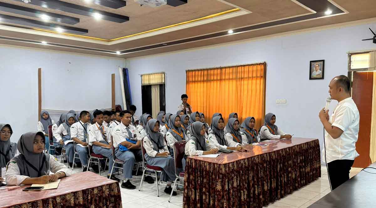 Edukasi yang dilakukan Satresnarkoba Polres Pasuruan ke pelajar di SMAN 1 Pandaan.