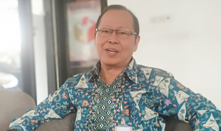 Ketua Bawaslu Pacitan, Berty Stevanus. foto: YUNIARDI SUTONDO/ BANGSAONLINE