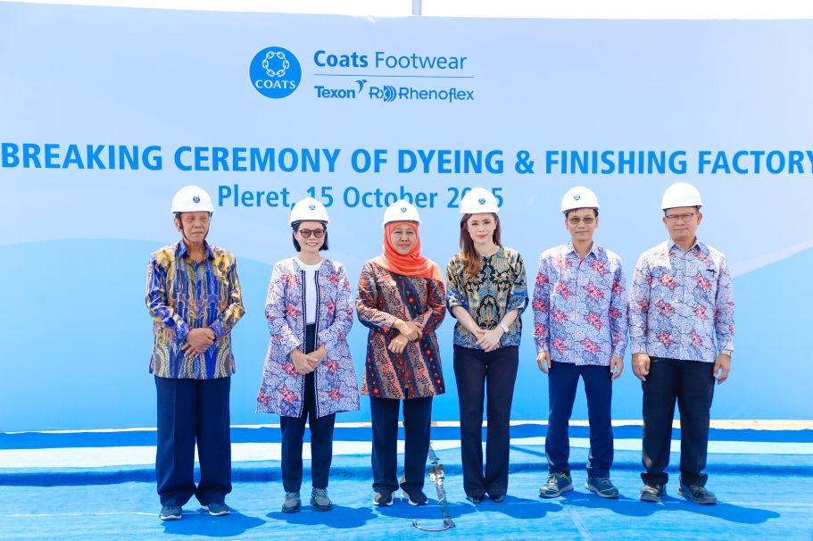 Gubernur Jawa Timur, Khofifah Indar Parawansa saat menghadiri groundbreaking Dyeing and Finishing Factory PT. Coats Rejo Indonesia
