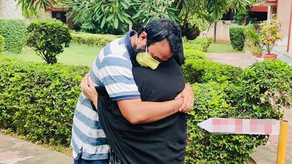 Dr Khan bertemu dengan ibundanya. Courtesy family of Dr Kafeel Khan