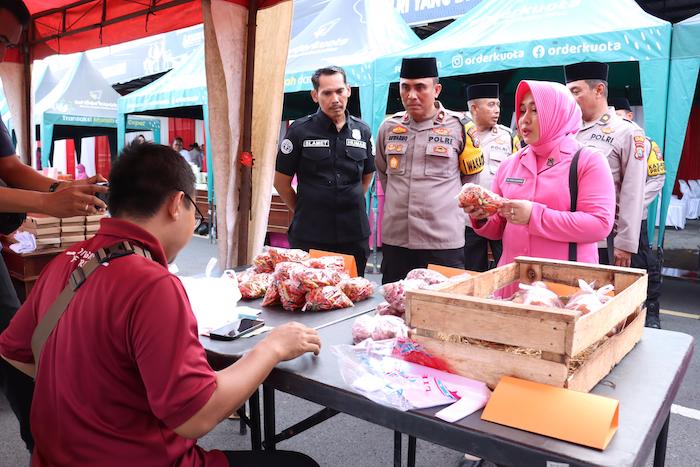 Polres Mojokerto Kota Gelar Bazar Ramadan dan Baksos Bhayangkari 2025