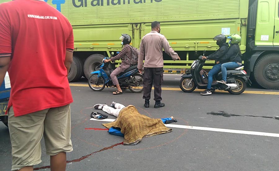 Kecelakaan Maut di Jalan Raya Pandaan-Gempol, Pengendara Motor Tewas Ditabrak Avanza