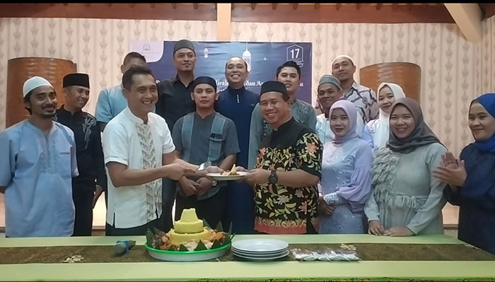 Peringati HUT ke-17, Mirah Hotel and Resort Banyuwangi Santuni Yatim