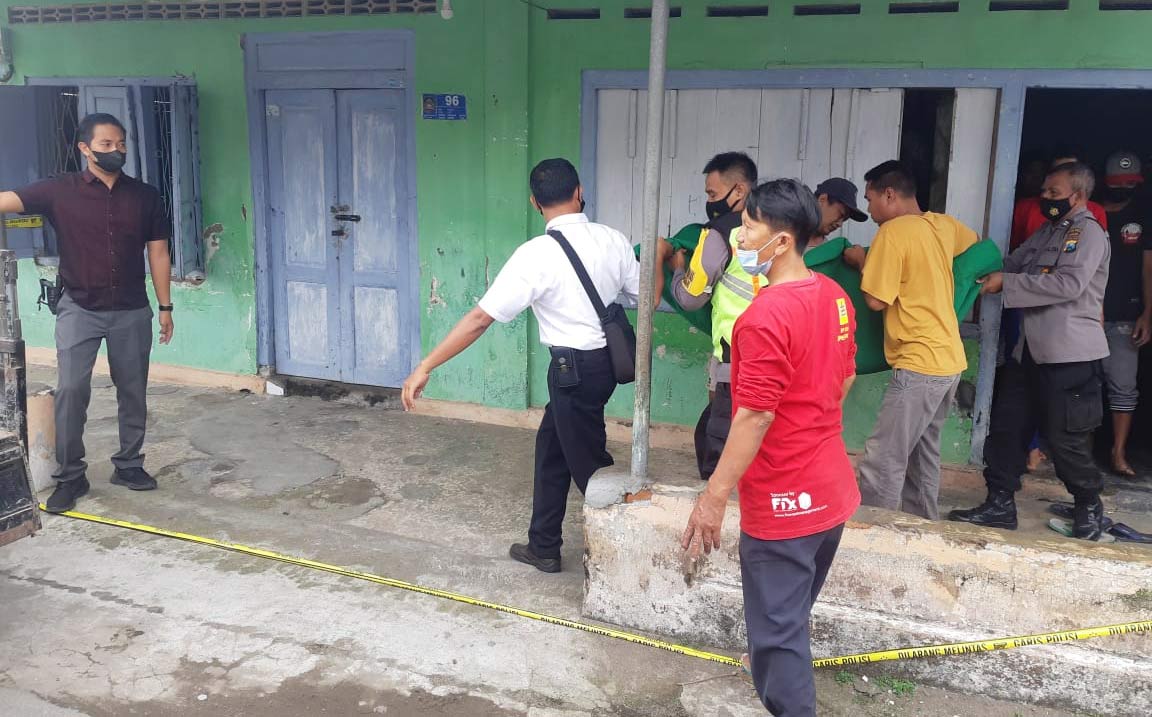 Korban saat dibawa ke RSUD Mardi Waluyo Kota Blitar untuk mendapatkan perawatan.
