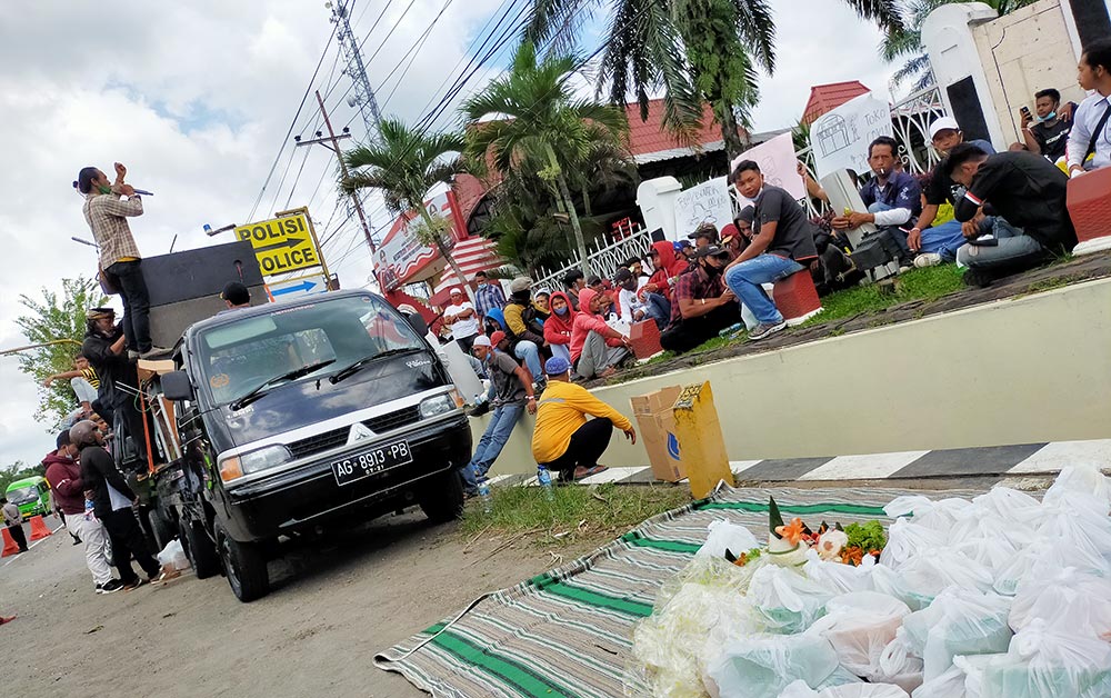 Aksi Selamatkan Polres Blitar Digelar, Massa Gelar Unjuk Rasa dan Kenduri Tuntut Kapolres Mundur