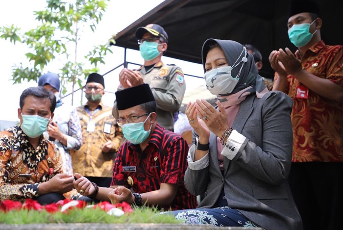 Awali Rangkaian HUT ke-19, Dewanti Ziarah ke Makam Mantan Wali Kota Batu