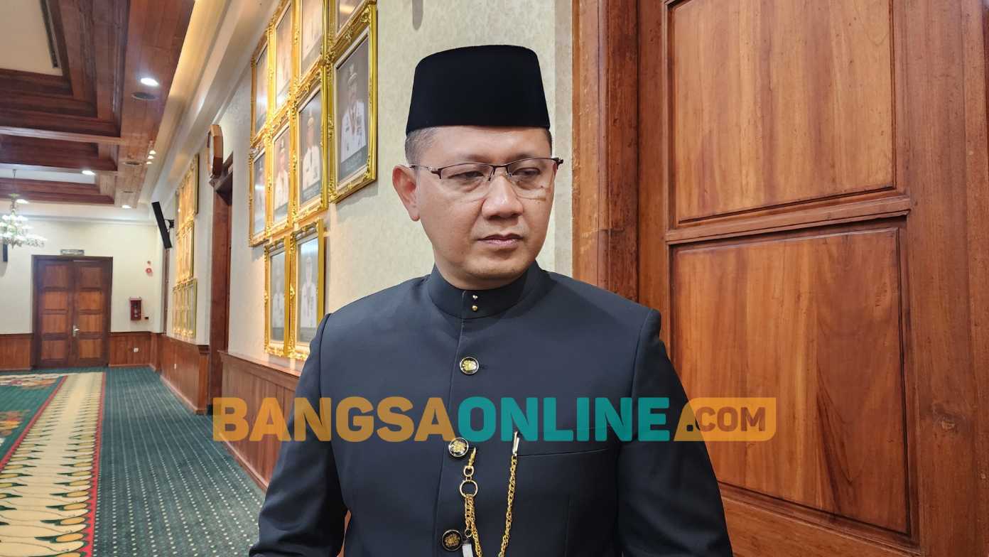 Dinas Pendidikan Jatim Bakal Sanksi Tegas Kepala SMA SMK yang Nekat Gelar Wisuda Kelulusan