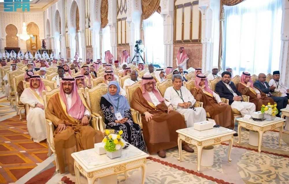 Gubernur Khofifah Hadiri Pertemuan Tahunan Haji di Istana Mina Bersama para Tokoh Muslim Dunia