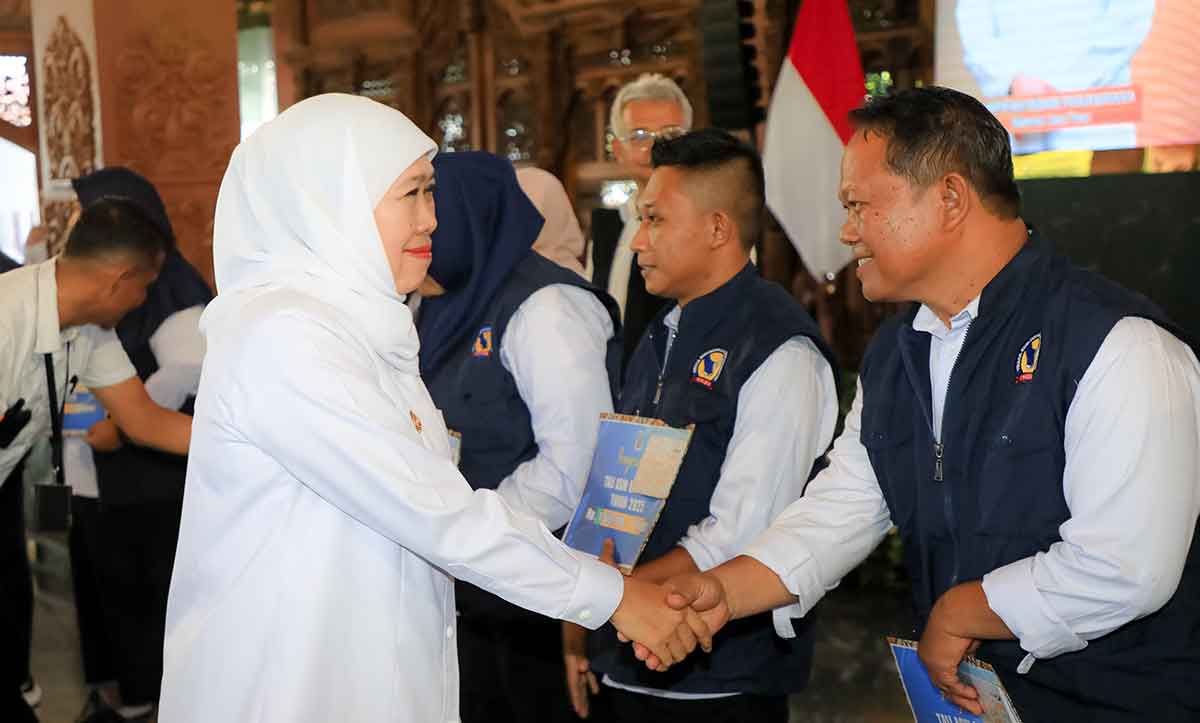 Gubernur Khofifah saat berada di Pendopo Agung Ponorogo.