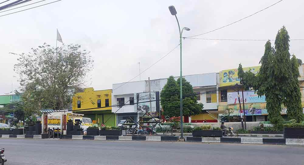 Ruko Plaza Bangil. Foto: Ahmad Fuad/Bangsaonline.