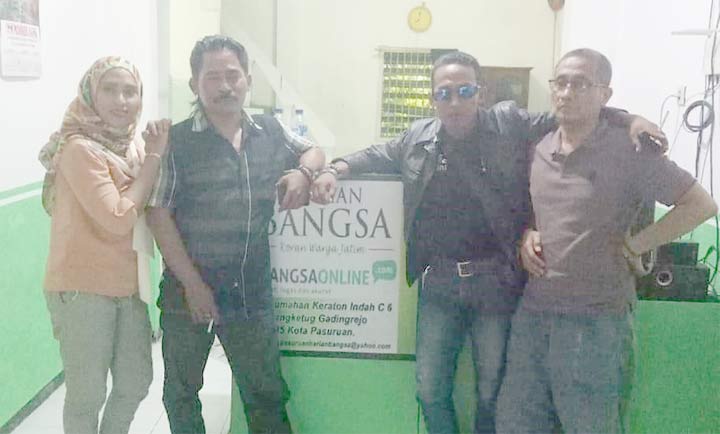 Kru LSM Penjara Indonedia saat bertamu ke kantor HB dan BO Biro Pasuruan. 