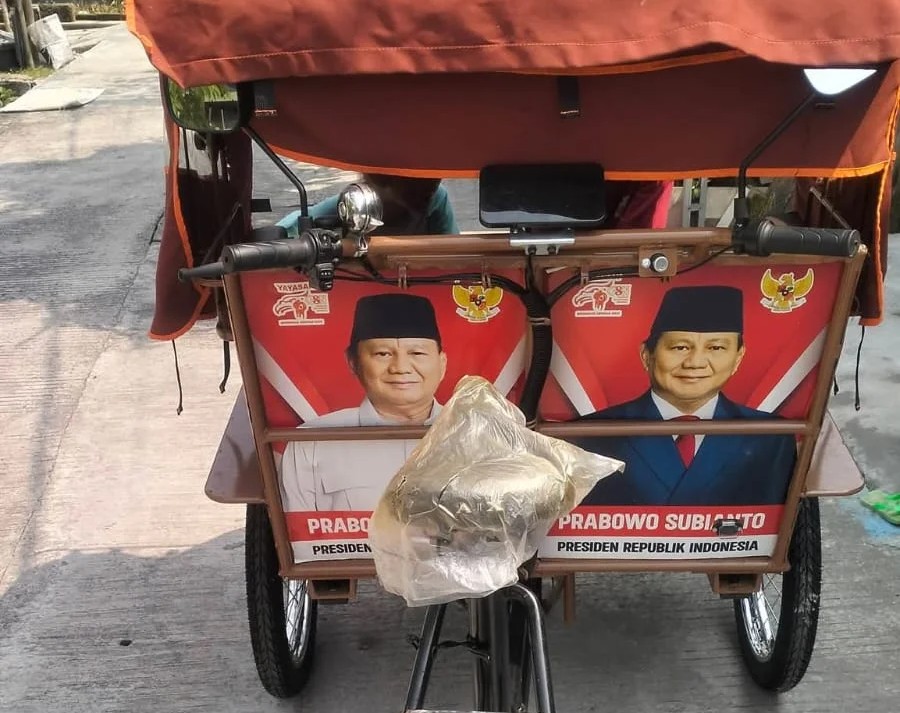 Tangkapan layar becak bantuan presiden yang diunggah oleh pengguna medsos yang diduga dijual di Lamongan