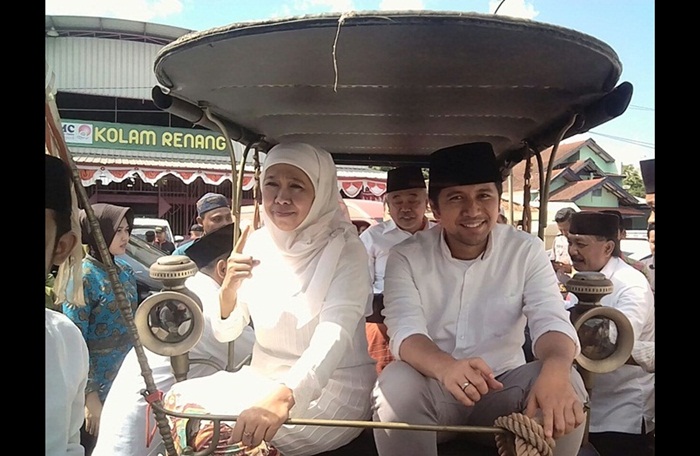 Diarak Pakai Dokar Pendi, Khofifah Silaturrahim ke Ponpes Nurul Kholil Bangkalan