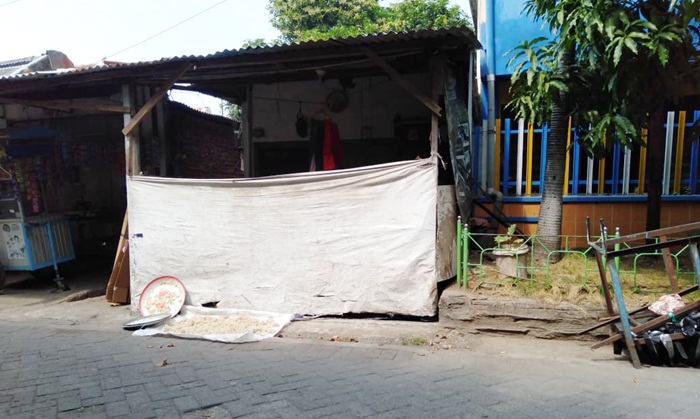 Rumah tersangka yang jadi lokasi pencabulan.