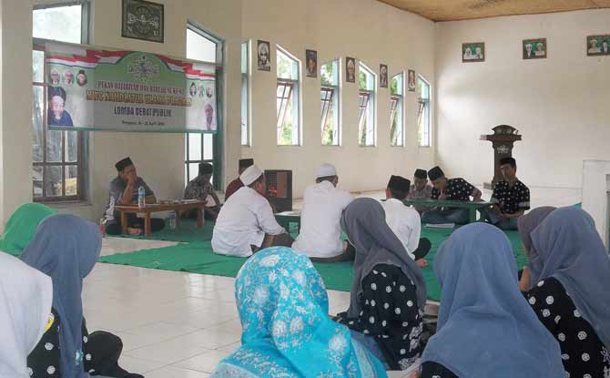 Suasana debat Aswaja yang digelar MWC NU Pragaan. foto: rahmatullah/ BANGSAONLINE