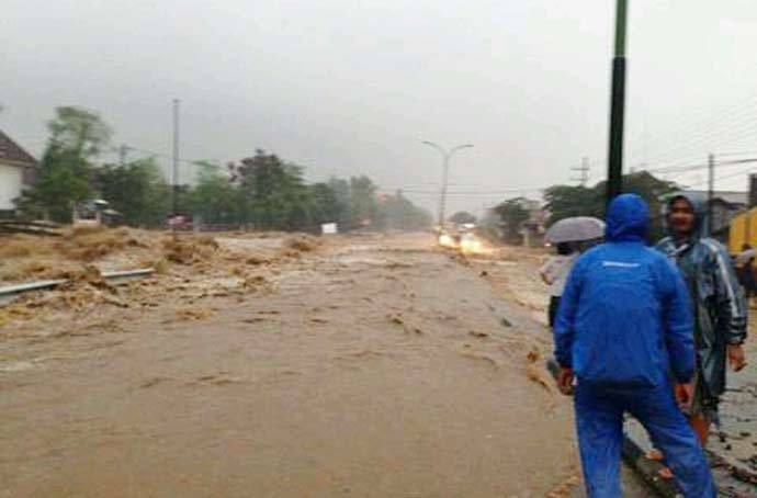 Banjir yang terjadi di Purwodadi, Pasuruan, tahun lalu.