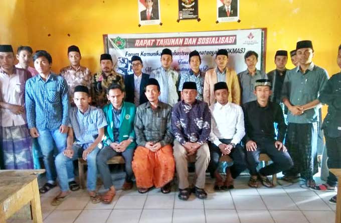Anggota Fokmas dan Kepala Desa Sanatengah.