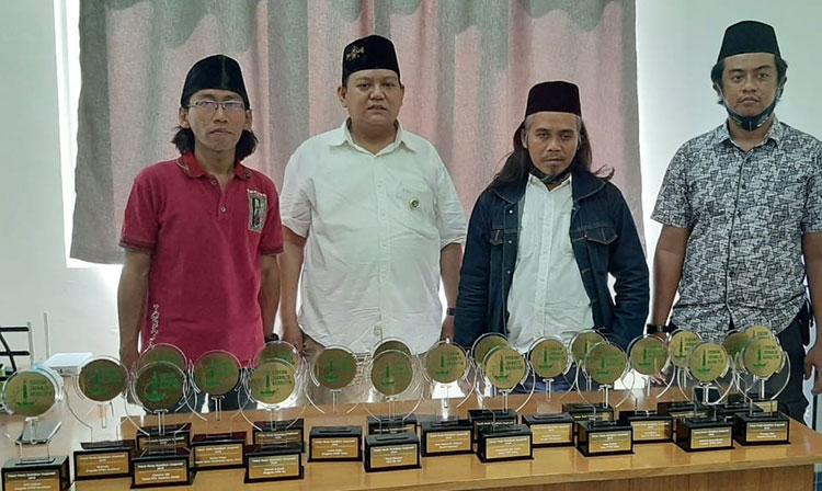 Forkom Jurnalis Nahdliyin Beri Penghargaan 22 Tokoh Muda Inspiratif Jawa Timur 2020