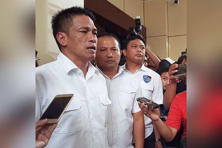 Dirreskrimsus Polda Jatim, Kombespol Ahmad Yusep Gunawan, saat memberikan keterangan.