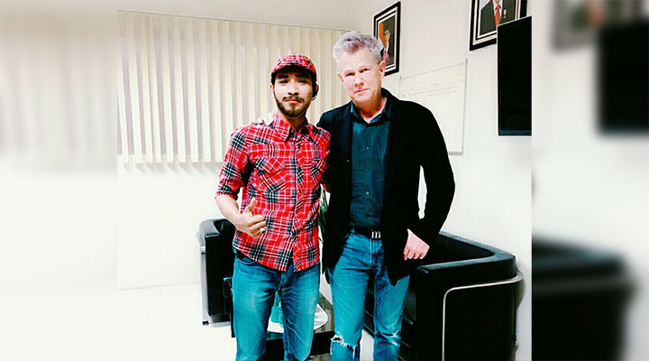 Abu Fatih, musisi pendukung Jokowi saat bersama musisi dunia, David Foster. foto: ist