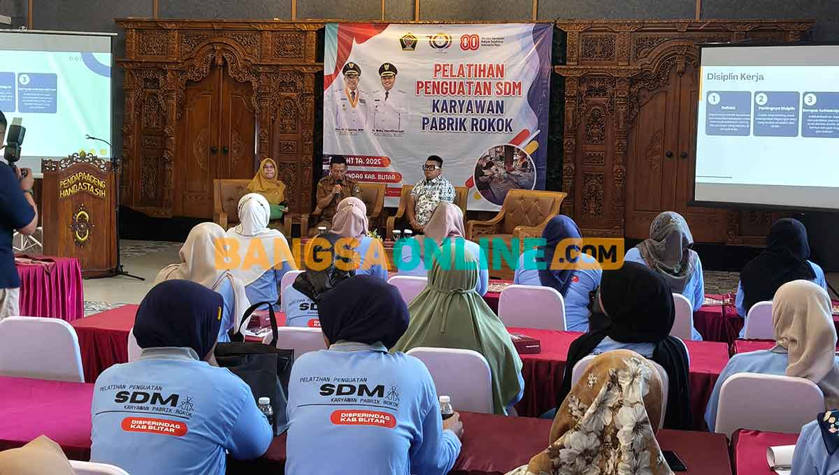 Pelatihan untuk karyawan pabrik rokok di Kabupaten Blitar. Foto: AKINA NUR ALANA/BANGSAONLINE