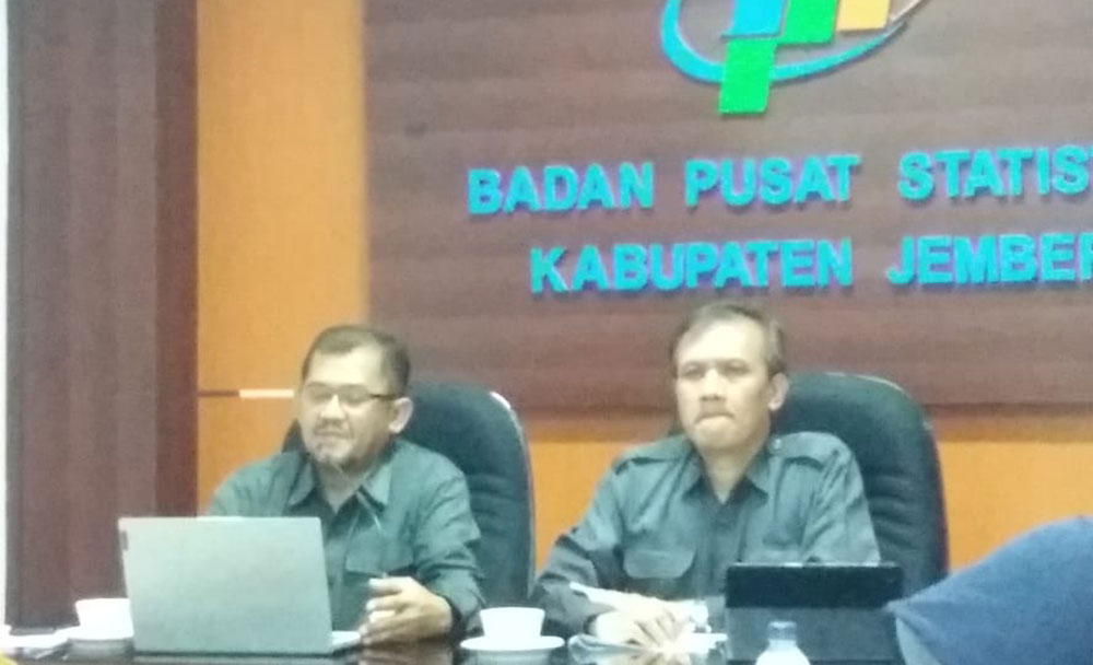 BPS Jember saat konferensi pers terkait data okupansi hotel. 