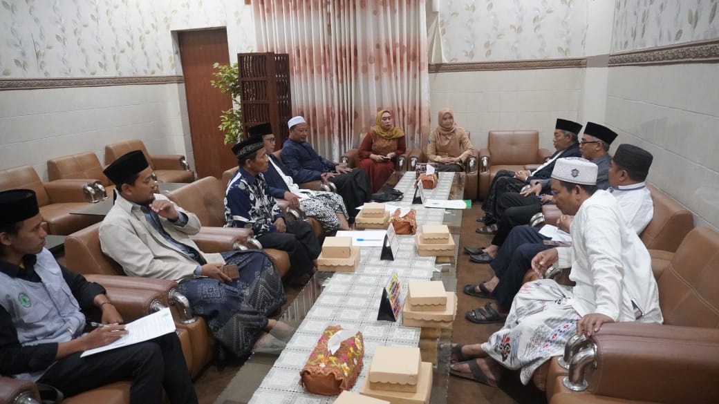 Audiensi yang digelar MUI Kota Probolinggo dengan anggota dewan setempat. (dok. MUI)