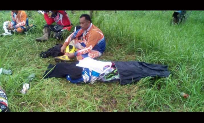 Jenazah Wito Argo saat menunggu untuk dievakuasi. foto: mvoice