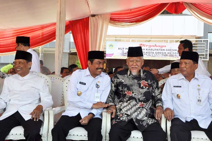 Upacara HUT ke-45, Bupati Sambari Undang Para Mantan Bupati Gresik