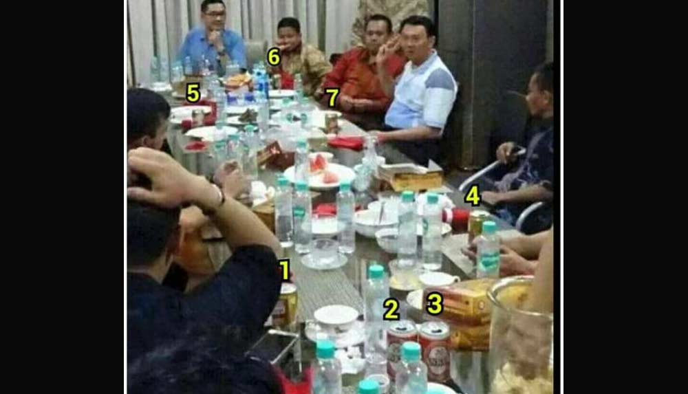 Sejumlah kaleng bir dalam pertemuan Ahok dengan penggiat media sosial (Foto: Twitter Roy Suryo)