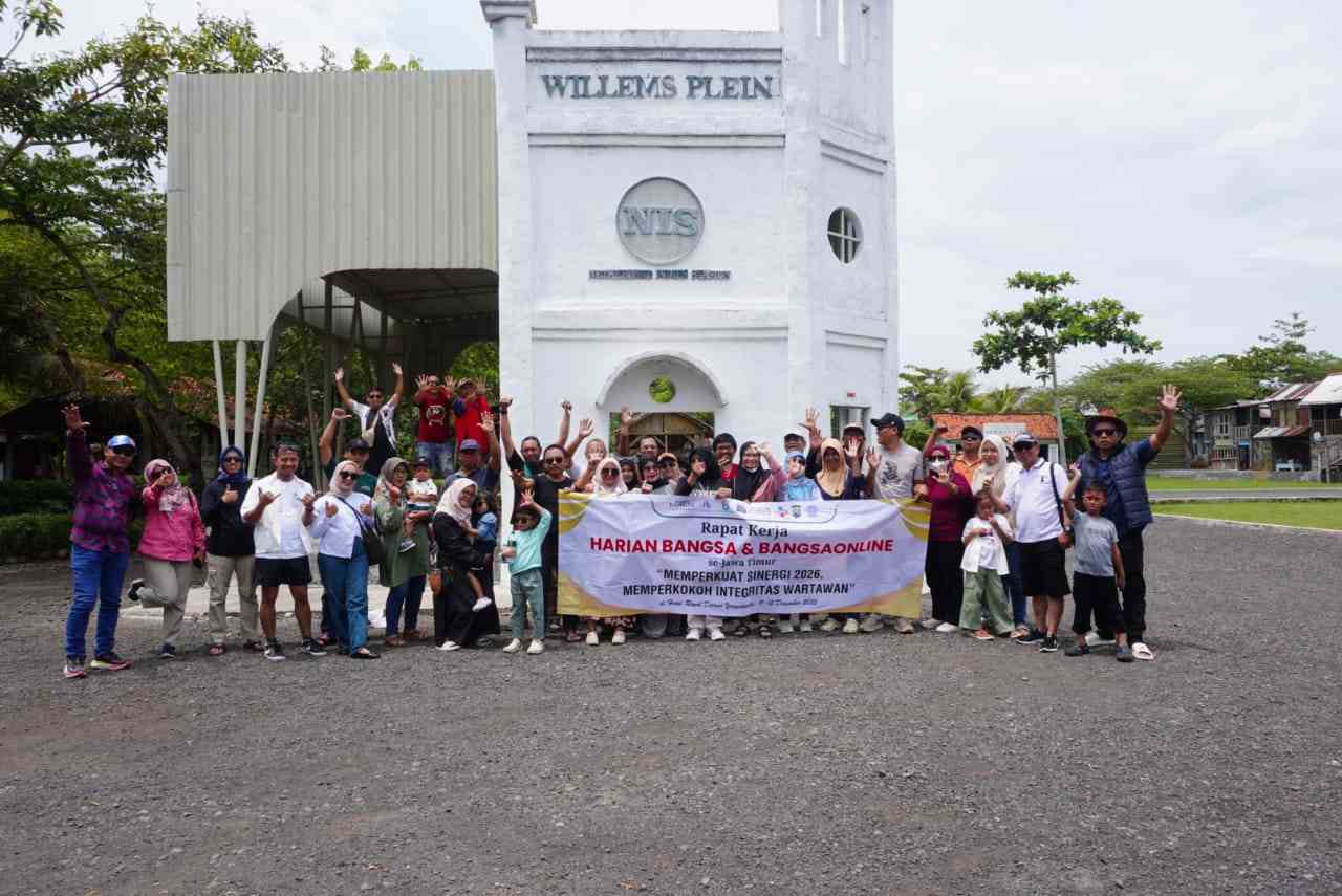 Peserta Raker yang terdiri dari wartawan dan karyawan HARIAN BANGSA dan BANGSAONLINE saat mengunjungi Studio Alam Gamplong di Sleman Yogyakrta. Foto: bangsaonline