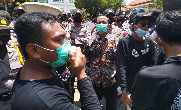 Demo Tolak Omnibus Law UU Cipta Kerja di Lamongan Terus Berlanjut