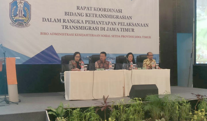 Rakor Bidang Ketransmigrasian Dalam Rangka Pemantapan Pelaksanaan Transmigrasi di Jawa Timur, di Hotel Haris Malang, Rabu (11/9) malam.